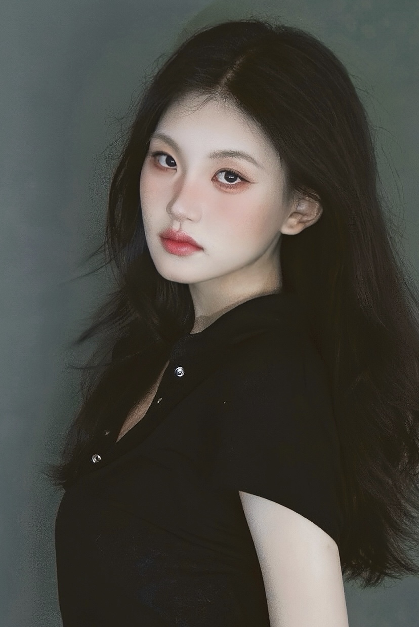 黄妤轩.jpg